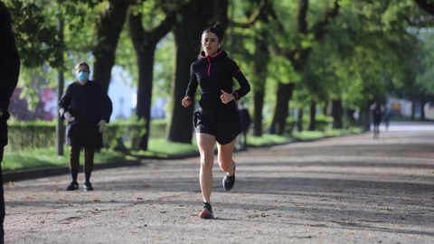 Gente haciendo deporte en  la Alameda de Santiago