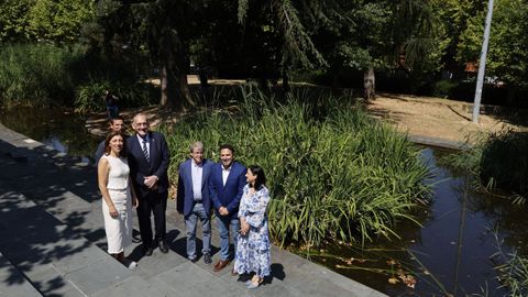 Representantes de la Xunta y de la Universidade de Vigo en el campus, un futuro refugio climtico