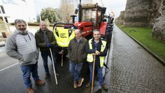 Jes�s Quintela, Eladio Pardo,� Jos� Manuel Villar y Manuel Rodr�guez (de izquierda a derecha), este lunes en la ronda da Muralla