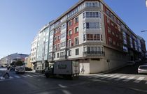 El joven se precipit� desde la ventana de la cocina del tercer piso de este edificio. 