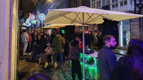 Varios locales pusieron m�sica en la calle para animar la jornada