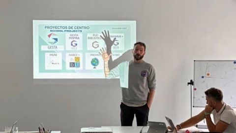 Guillermo Rico, profesor de La Gesta y uno de los 10 finalistas del prestigioso premio Educa Abanca 2025 al Mejor Docente de Espaa en la categora de Educacin Primaria