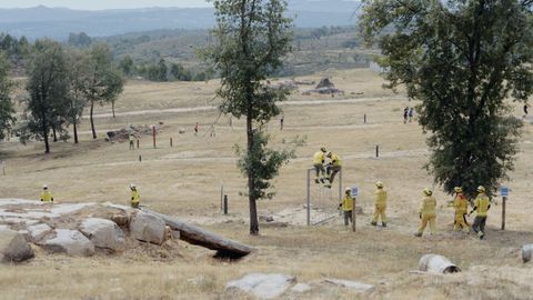 Bomberos de los Pases Bajos participan en una misin de formacin en el Centro Integral de Loita contra o Lume, en el concello ourensano de Ton