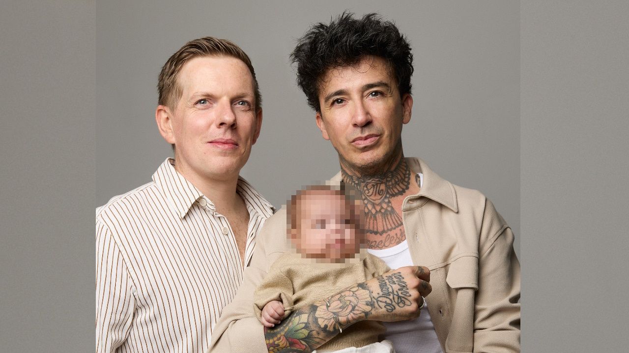El sueño recién cumplido de Kike y John, padres por adopción nacional: «Al ser gay y tener esta imagen, pensé que nunca me darían la oportunidad»