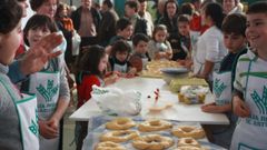 Foto de archivo de la Feria de la Rosca, en San Tirso de Abres.