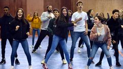 La zumba es una de las actividades de m�s exito en el recreo del IES Mar�a Casares.