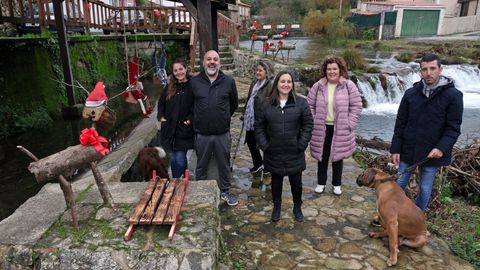 NAVIDAD, DECORACION NAVIDEÑA HECHA POR LOS VECINOS DE LA ALDEA DE A CROCHA