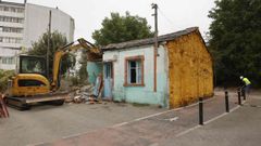 Demolici�n del tap�n urban�stico en la Rua Do�a Urraca con Cami�o Verde