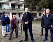 El alcalde, con Antonio Veiga y los miembros de la comisi�n, el jueves en Ribadeo.