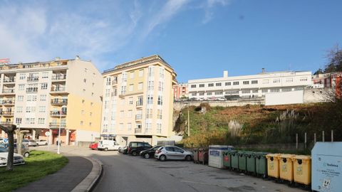Este solar situado en Lodeiro, por detr�s del Centro de Sa�de, est� en venta desde hace a�os