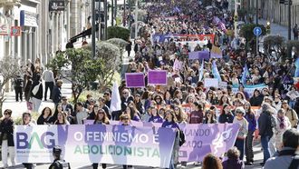 Imagen de la manifestaci&oacute; que recorri&oacute; el centor de Vigo por el 8M
