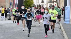 Alba P�rez, con el dorsal 100, marc� el ritmo en la San Silvestre ba�esa. 