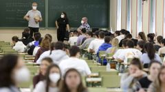 Examen de selectividad en la escuela polit�cnica de Esteiro, en Ferrol
