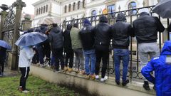 Los bateeiros bloquean San Caetano con sus protestas