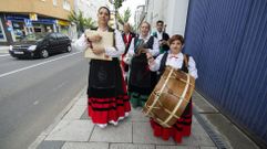 Pasacalles, ayer, con Meigallos da Nosa Terra 
