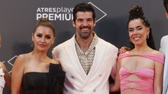 M�nica Cruz, Miguel �ngel Mu�oz y Beatriz Luengo posan en el �photocall� del evento de presentaci�n.