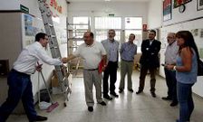 Responsables de la Xunta y del Concello visitaron ayer las instalaciones del instituto cambad�s. 