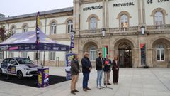 Presentaci�n de la campa�a y del coche h�brido que se sortea delante de la Diputaci�n de Lugo