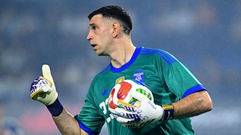 Emiliano Mart&iacute;nez, durante el enfrentamiento entre Argentina y Mauritania.