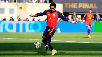 Ferran Torres, justo en el momento del golpeo que dio a Espa�a el segundo Mundial