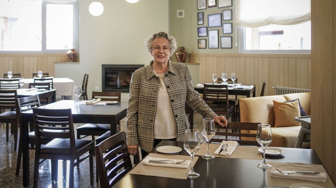 Clara Luis, 50 años al frente del restaurante familiar en Trives: «Á xente  gústalle comer ben, sen présas e estar a gusto. Ese é o segredo»