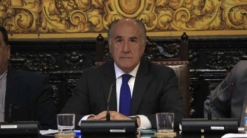 El alcalde de Algeciras Jos� Ignacio Landaluce preside un pleno el pasado mes de diciembre