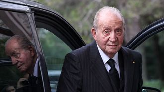 El rey emrito, Juan Carlos I, asiste al funeral por el Aga Khan en Lisboa
