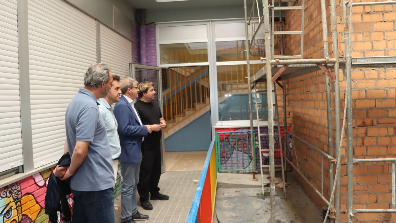 El colegio Carlos Casares de Xinzo instala un nuevo ascensor con una inversión de 68.000 euros