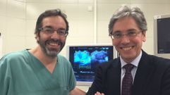 Julio Iglesias (izquierda), jefe de la unidad de endoscopias del CHUS, y Enrique Dom�nguez, jefe del servicio de digestivo, organizan el congreso europeo de ecograf�a endosc�pica en Santiago