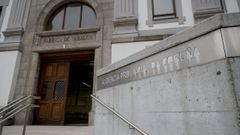 Imagen de la entrada de la Audiencia Provincial