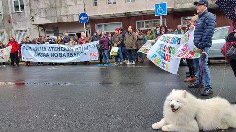 La concentraci�n tuvo lugar delante del centro de salud de Ribeira
