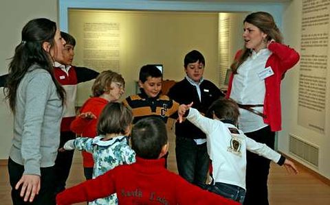 El taller de historia despert� el inter�s de los peque�os.