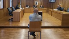 El acusado, este lunes, sentado en el banquillo de la Audiencia Provincial de Lugo