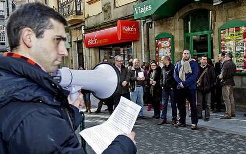 El presidente de la Fanpa, Alberto Pita, ley� ayer un comunicado antes de desplegar la pancarta.