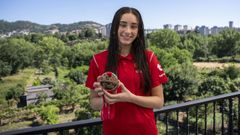 Ins Sotelo luce orgullosa la medalla de bronce del Campeonato del Mundo sub-19 de baloncesto