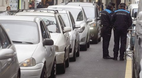 Los responsables de Trfico alertan del envejecimiento del parque mvil gallego, pues el 40 % de los coches tienen entre 12 y 14 aos. 