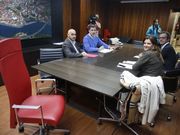 Los portavoces de la oposici�n escenificaron la ausencia del BNG dejando libre la silla que habitualmente ocupa el alcalde. 