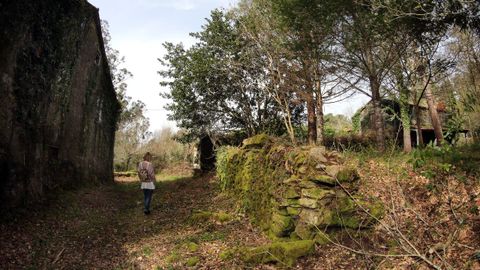 Un recorrido por la aldea abandonada de Mato, en Noia