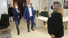 El delegado de la Zona Franca, David Regades, se reuni� en el Concello de Pontevedra con los concejales del grupo socialista