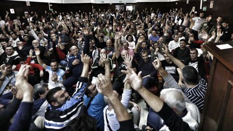Hace cuatro a�os se vivi� la �ltima huelga en el sector. En la imagen, una votaci�n en asamblea