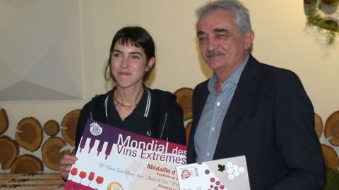 El alcalde de Chantada entrega el premio a Paloma Rodr�guez, de Abad�a da Cova