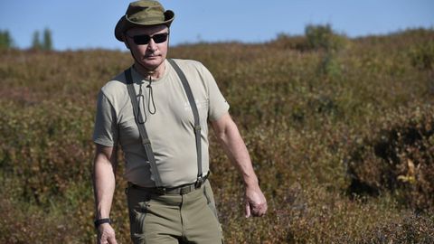 Para la excursi�n el mandatario ruso escogi� ropa de color caqui