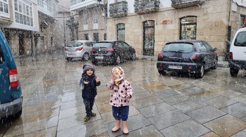 Nevando en A Pobra de Trives el martes por la tarde.