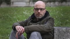 Quen son. Diego Ameixeiras, xornalista e escritor. Crecn en San Francisco e O Couto. Dende o 2004 levo publicadas doce novelas. Creo na literatura como un modo de autodefensa. 
