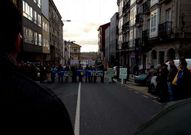 Los manifestantes cortaron la carretera Santiago-Lugo.