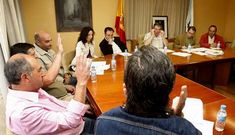 Los ediles del PSOE piden al grupo de gobierno que compense a los dependientes.