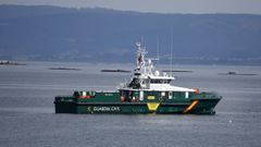 Imagen de archivo del R�o Luna, embarcaci�n de la Guardia Civil, en la costa de Ribeira.