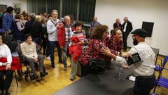 Mira las fotos del acto de presentaci�n del poemario del argentino Diego Roel en Rianxo