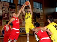 El conjunto de Cambados cerrar� el a�o al frente de la competici�n e invicto en la Liga.