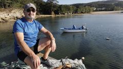 Ra�l Canoura, en el puerto de Portocelo (Xove), donde reside